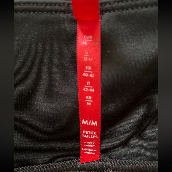 Spanx Faux Leather Camo Leggings petite medium - Picture 6 of 6